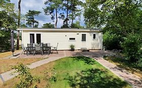 Chalet Op Bosrijk Familiepark